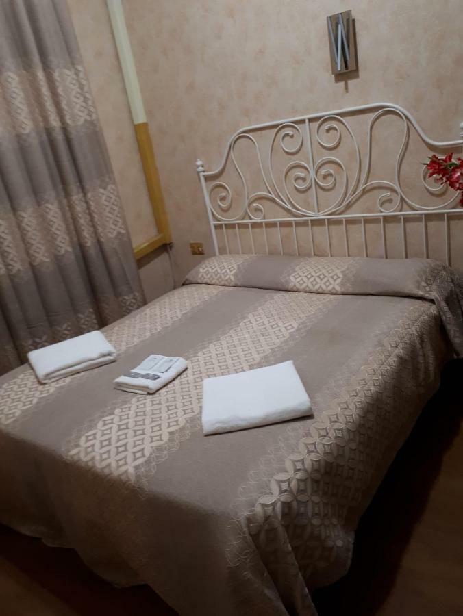 רומא Renting Rooms מראה חיצוני תמונה
