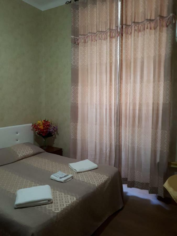 רומא Renting Rooms מראה חיצוני תמונה