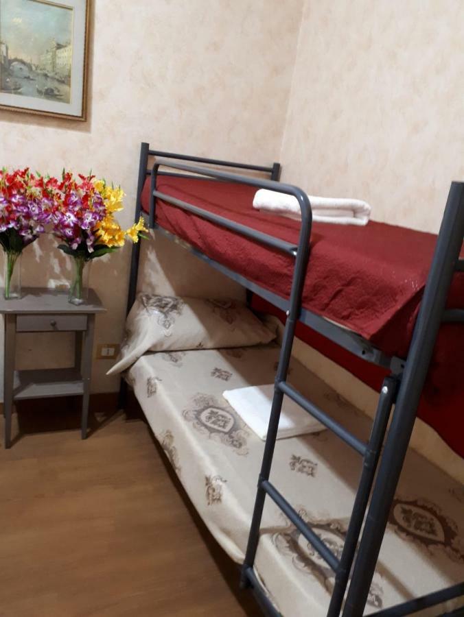 רומא Renting Rooms מראה חיצוני תמונה