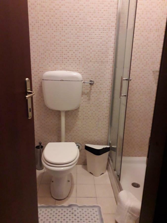 רומא Renting Rooms מראה חיצוני תמונה