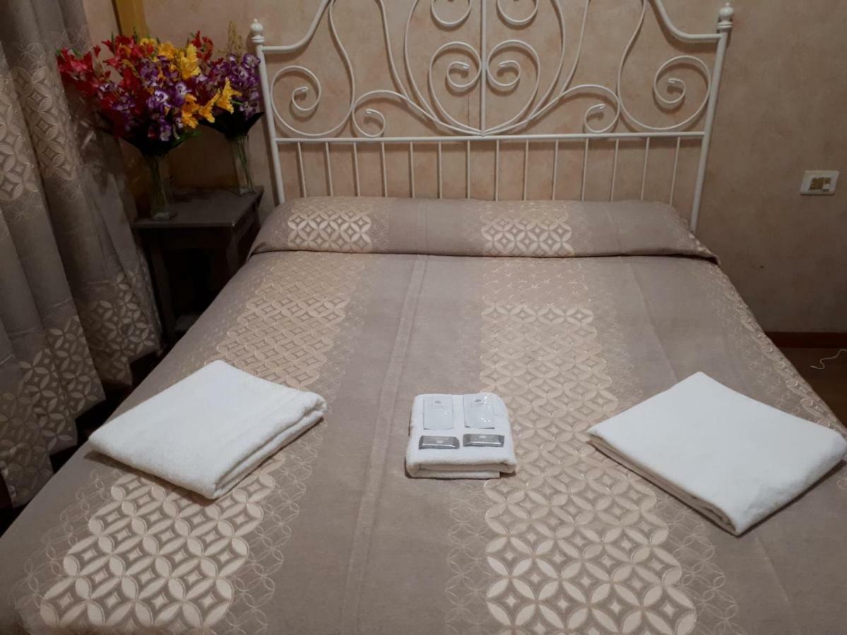 רומא Renting Rooms מראה חיצוני תמונה