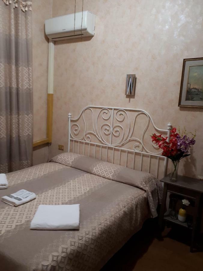 רומא Renting Rooms מראה חיצוני תמונה