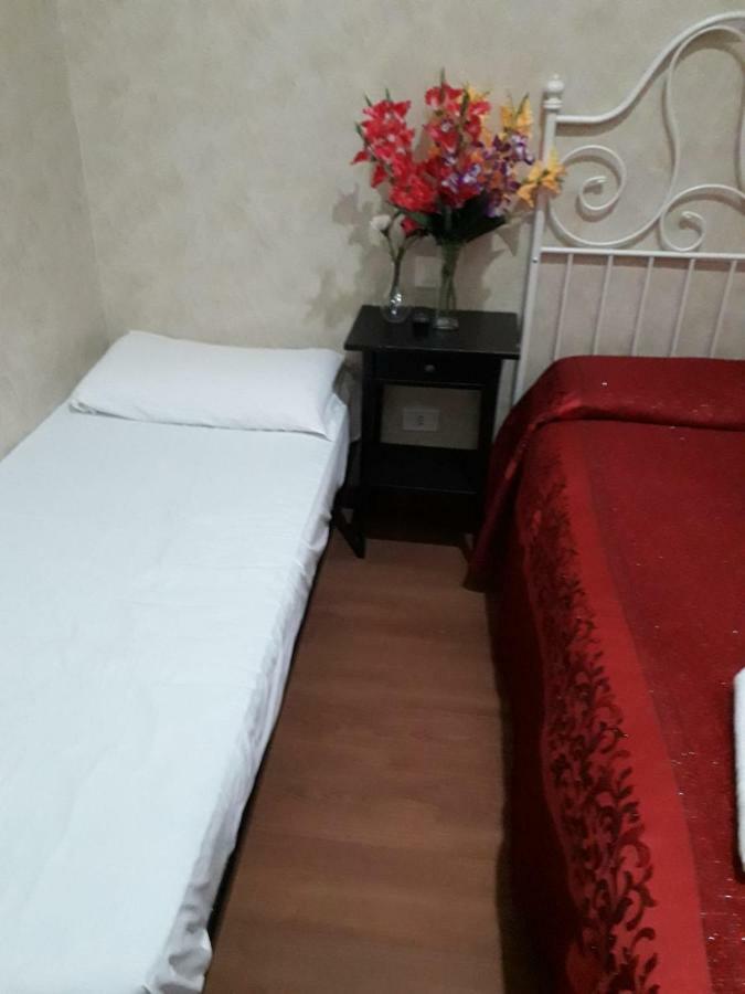 רומא Renting Rooms מראה חיצוני תמונה